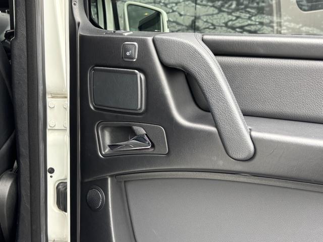 Gクラス G350d ラグジュアリーpkg ブラックレザーシート サンルーフ 純正ナビ 地デジTV バックカメラ レーダー探知機 ETC シートヒーター パーキングセンサー(30枚目)