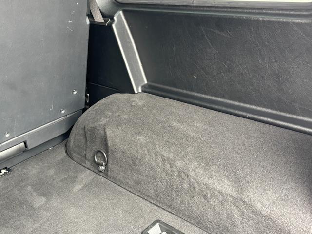 Gクラス G350d ラグジュアリーpkg ブラックレザーシート サンルーフ 純正ナビ 地デジTV バックカメラ レーダー探知機 ETC シートヒーター パーキングセンサー(41枚目)