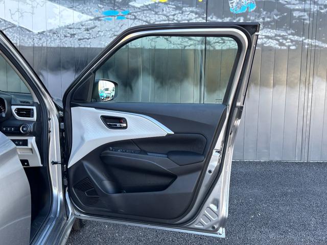 スイフト ハイブリッドMZ メーカー保証継承 純正ディスプレイオーディオ LEDヘッドライト LEDフォグ セーフティサポート 電動パーキング ブレーキホールド 前席シートヒーター BSM 純正16インチAW USBソケット(26枚目)