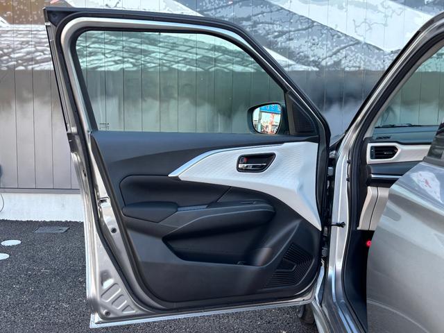 スイフト ハイブリッドMZ メーカー保証継承 純正ディスプレイオーディオ LEDヘッドライト LEDフォグ セーフティサポート 電動パーキング ブレーキホールド 前席シートヒーター BSM 純正16インチAW USBソケット(28枚目)