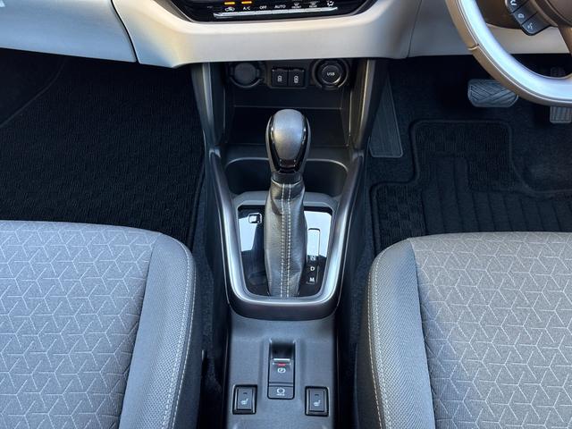 スイフト ハイブリッドMZ メーカー保証継承 純正ディスプレイオーディオ LEDヘッドライト LEDフォグ セーフティサポート 電動パーキング ブレーキホールド 前席シートヒーター BSM 純正16インチAW USBソケット(61枚目)