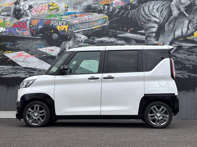 デリカミニ T プレミアム メーカー保証継承 アルパイン11型DA デジタルミラー マルチアラウンドモニター マイパイロット 両側パワースライド ハンドルヒーター 前席シートヒーター 電子パーキング LEDヘッド・フォグ(10枚目)