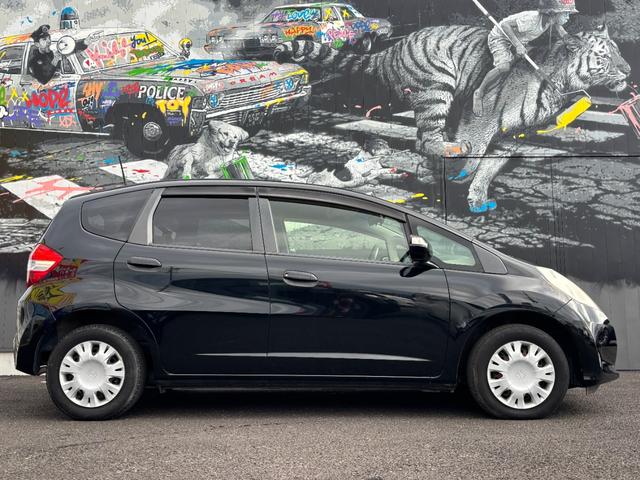 フィット 13G・スマートセレクション ファインスタイル 1年保証付 純正ナビ HIDヘッド 1オーナー車 地デジTV リアカメラ ビルトインETC 前後ドラレコ スマートキー オートライト 電格ミラー 運転席アームレスト ステアリングスイッチ 取説・保証書(5枚目)