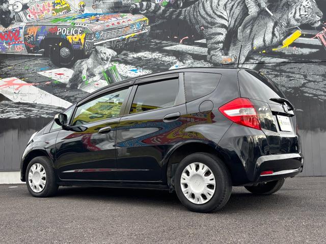 フィット 13G・スマートセレクション ファインスタイル 1年保証付 純正ナビ HIDヘッド 1オーナー車 地デジTV リアカメラ ビルトインETC 前後ドラレコ スマートキー オートライト 電格ミラー 運転席アームレスト ステアリングスイッチ 取説・保証書(8枚目)