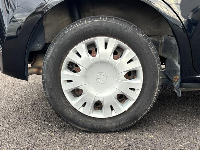 フィット 13G・スマートセレクション ファインスタイル 1年保証付 純正ナビ HIDヘッド 1オーナー車 地デジTV リアカメラ ビルトインETC 前後ドラレコ スマートキー オートライト 電格ミラー 運転席アームレスト ステアリングスイッチ 取説・保証書(29枚目)