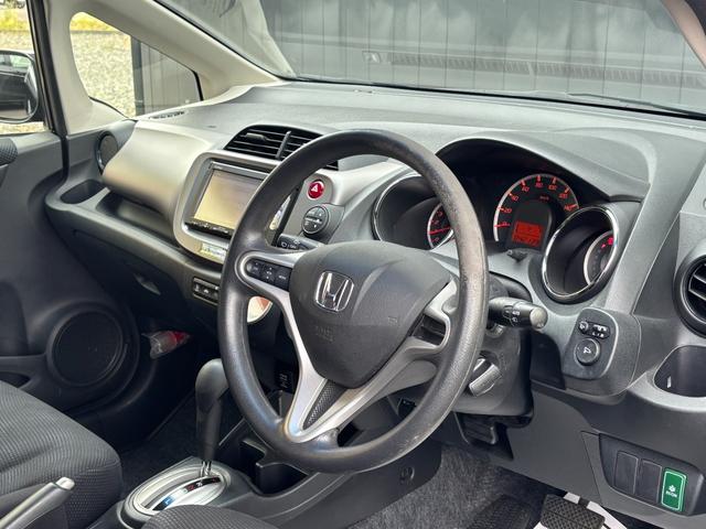 フィット 13G・スマートセレクション ファインスタイル 1年保証付 純正ナビ HIDヘッド 1オーナー車 地デジTV リアカメラ ビルトインETC 前後ドラレコ スマートキー オートライト 電格ミラー 運転席アームレスト ステアリングスイッチ 取説・保証書(47枚目)