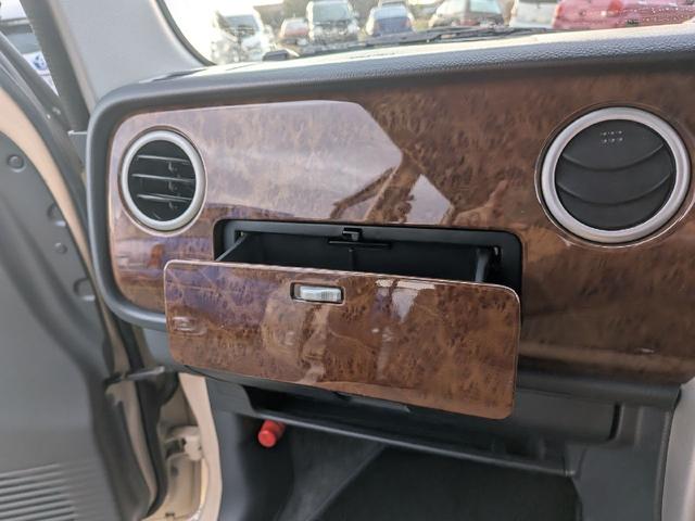 アルトラパン L タイミングチェーン 純正ホワイトアルミホイール 社外ナビ キーレスエントリー ベンチシート コラムオートマ エアコン パワーステアリング エアバック(19枚目)