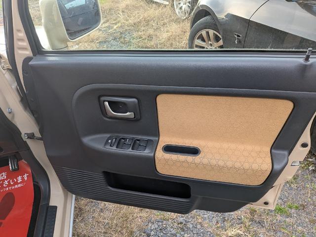 アルトラパン L タイミングチェーン 純正ホワイトアルミホイール 社外ナビ キーレスエントリー ベンチシート コラムオートマ エアコン パワーステアリング エアバック(38枚目)