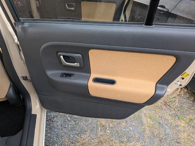 アルトラパン L タイミングチェーン 純正ホワイトアルミホイール 社外ナビ キーレスエントリー ベンチシート コラムオートマ エアコン パワーステアリング エアバック(39枚目)