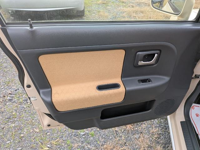 アルトラパン L タイミングチェーン 純正ホワイトアルミホイール 社外ナビ キーレスエントリー ベンチシート コラムオートマ エアコン パワーステアリング エアバック(40枚目)