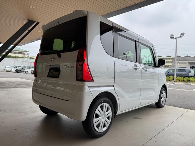 タント Ｘ　届出済未使用車　片側電動スライドドア　衝突被害軽減ブレーキ　コーナーセンサー　スマートキー　バックカメラ　ＬＥＤヘッドライト　アイドリングストップ　ベンチシート　シートヒーター　横滑り防止機能（7枚目）