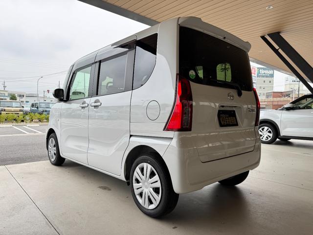 タント Ｘ　届出済未使用車　片側電動スライドドア　衝突被害軽減ブレーキ　コーナーセンサー　スマートキー　バックカメラ　ＬＥＤヘッドライト　アイドリングストップ　ベンチシート　シートヒーター　横滑り防止機能（9枚目）