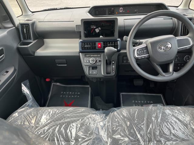 タント Ｘ　届出済未使用車　片側電動スライドドア　衝突被害軽減ブレーキ　コーナーセンサー　スマートキー　全方位カメラ　ＬＥＤヘッドライト　アイドリングストップ　ベンチシート　シートヒーター　横滑り防止機能（11枚目）