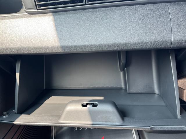 Ｎ－ＢＯＸカスタム ベースグレード　届出済未使用車　片側電動スライドドア　スマートキー　衝突被害軽減ブレーキ　電動格納ドアミラー　ＬＥＤヘッドライト　シートヒーター　バックカメラ　アルミホイール　ベンチシート　コーナーセンサー（19枚目）