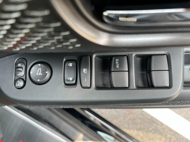 Ｎ－ＢＯＸカスタム ベースグレード　届出済未使用車　片側電動スライドドア　スマートキー　衝突被害軽減ブレーキ　電動格納ドアミラー　ＬＥＤヘッドライト　シートヒーター　バックカメラ　アルミホイール　ベンチシート　コーナーセンサー（20枚目）