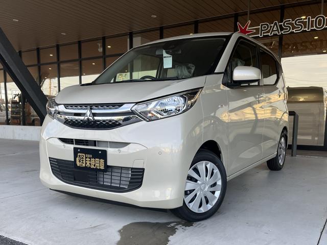 ｅＫワゴン Ｍ　届出済未使用車　衝突被害軽減ブレーキ　コーナーセンサー　キーレスエントリー　バックカメラ　アイドリングストップ　シートヒーター　マニュアルエアコン　光軸調整機能　ベンチシート　電動格納ドアミラー（3枚目）