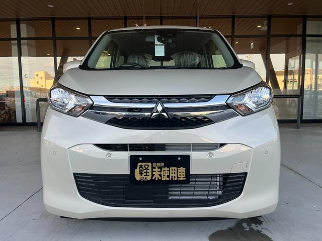 ｅＫワゴン Ｍ　届出済未使用車　衝突被害軽減ブレーキ　コーナーセンサー　キーレスエントリー　バックカメラ　アイドリングストップ　シートヒーター　マニュアルエアコン　光軸調整機能　ベンチシート　電動格納ドアミラー（5枚目）