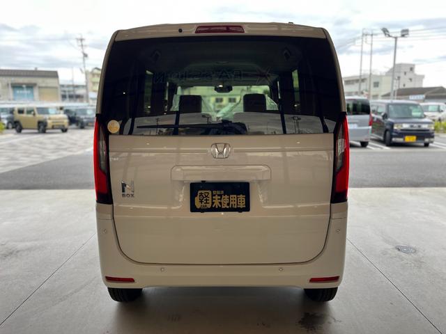 Ｎ－ＢＯＸ ベースグレード　届出済未使用車　片側電動スライドドア　衝突被害軽減ブレーキ　コーナーセンサー　アダクティブクルーズコントロール　アイドリングストップ　スマートキー　ＬＥＤヘッドライト　シートヒーター　バックカメラ（9枚目）