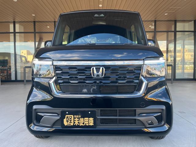 Ｎ－ＢＯＸカスタム ベースグレード　届出済未使用車　片側電動スライドドア　スマートキー　衝突被害軽減ブレーキ　電動格納ドアミラー　ＬＥＤヘッドライト　シートヒーター　バックカメラ　アルミホイール　ベンチシート　コーナーセンサー（6枚目）