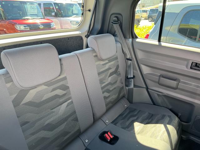 タフト Ｘ　届出済未使用車　衝突被害軽減ブレーキ　コーナーセンサー　スマートキー　バックカメラ　アイドリングストップ　電動格納ドアミラー　オートエアコン　ＬＥＤヘッドライト　横滑り防止機能　光軸調整機能（21枚目）