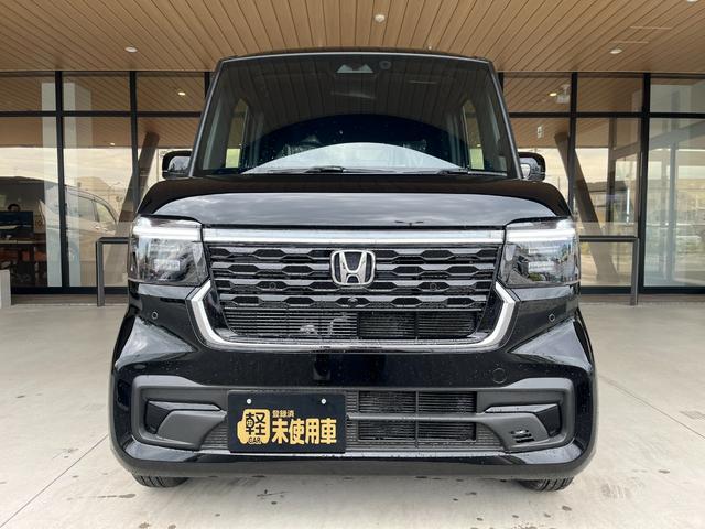 Ｎ－ＢＯＸカスタム ベースグレード　届出済未使用車　片側電動スライドドア　スマートキー　衝突被害軽減ブレーキ　電動格納ドアミラー　ＬＥＤヘッドライト　シートヒーター　バックカメラ　アルミホイール　ベンチシート　コーナーセンサー（6枚目）