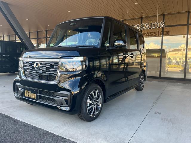 Ｎ－ＢＯＸカスタム ベースグレード　届出済未使用車　片側電動スライドドア　スマートキー　衝突被害軽減ブレーキ　電動格納ドアミラー　ＬＥＤヘッドライト　シートヒーター　バックカメラ　アルミホイール　ベンチシート　コーナーセンサー（5枚目）