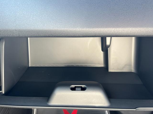 Ｎ－ＢＯＸカスタム ベースグレード　届出済未使用車　片側電動スライドドア　スマートキー　衝突被害軽減ブレーキ　電動格納ドアミラー　ＬＥＤヘッドライト　シートヒーター　バックカメラ　アルミホイール　ベンチシート　コーナーセンサー（20枚目）