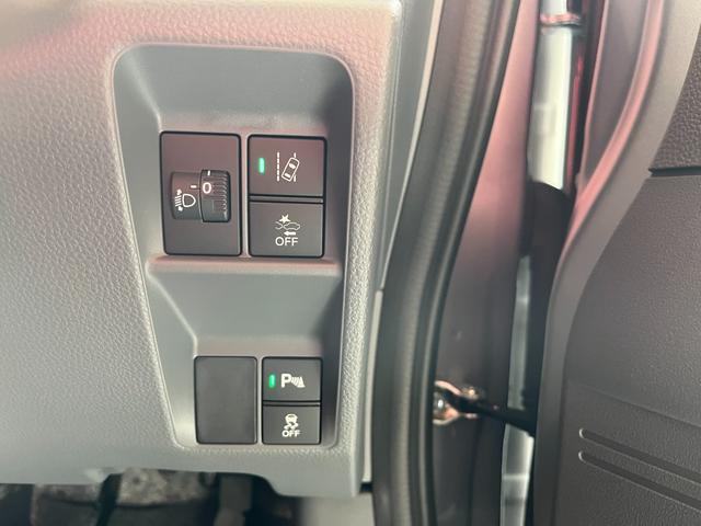 ★キズやへこみもお任せ★ 当社のスタートは鈑金工場から、自社鈑金工場で代車も多数保有しており、お困りの際はぜひご相談下さい!!