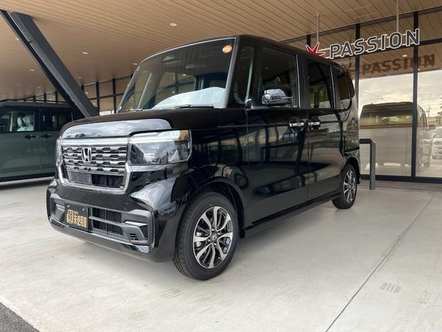 Ｎ－ＢＯＸカスタム ベースグレード　届出済未使用車　片側電動スライドドア　スマートキー　衝突被害軽減ブレーキ　電動格納ドアミラー　ＬＥＤヘッドライト　シートヒーター　バックカメラ　アルミホイール　ベンチシート　コーナーセンサー（5枚目）