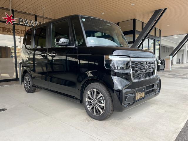 Ｎ－ＢＯＸカスタム ベースグレード　届出済未使用車　片側電動スライドドア　スマートキー　衝突被害軽減ブレーキ　電動格納ドアミラー　ＬＥＤヘッドライト　シートヒーター　バックカメラ　アルミホイール　ベンチシート　コーナーセンサー（7枚目）