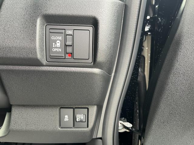 Ｎ－ＢＯＸカスタム ベースグレード　届出済未使用車　片側電動スライドドア　スマートキー　衝突被害軽減ブレーキ　電動格納ドアミラー　ＬＥＤヘッドライト　シートヒーター　バックカメラ　アルミホイール　ベンチシート　コーナーセンサー（18枚目）