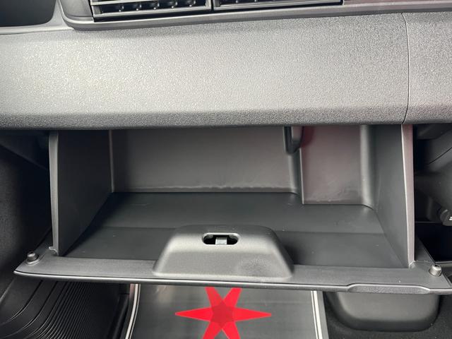 Ｎ－ＢＯＸカスタム ベースグレード　届出済未使用車　片側電動スライドドア　スマートキー　衝突被害軽減ブレーキ　電動格納ドアミラー　ＬＥＤヘッドライト　シートヒーター　バックカメラ　アルミホイール　ベンチシート　コーナーセンサー（20枚目）