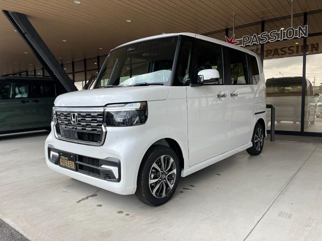 Ｎ－ＢＯＸカスタム ベースグレード　届出済未使用車　片側電動スライドドア　スマートキー　衝突被害軽減ブレーキ　電動格納ドアミラー　ＬＥＤヘッドライト　シートヒーター　バックカメラ　アルミホイール　ベンチシート　コーナーセンサー（5枚目）