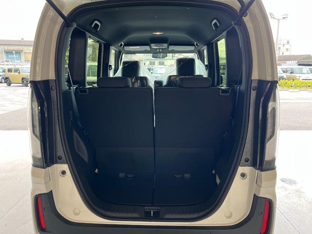 Ｎ－ＢＯＸカスタム ベースグレード　届出済未使用車　片側電動スライドドア　スマートキー　衝突被害軽減ブレーキ　電動格納ドアミラー　ＬＥＤヘッドライト　シートヒーター　バックカメラ　アルミホイール　ベンチシート　コーナーセンサー（11枚目）