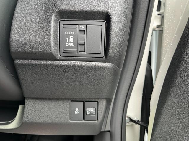 Ｎ－ＢＯＸカスタム ベースグレード　届出済未使用車　片側電動スライドドア　スマートキー　衝突被害軽減ブレーキ　電動格納ドアミラー　ＬＥＤヘッドライト　シートヒーター　バックカメラ　アルミホイール　ベンチシート　コーナーセンサー（18枚目）