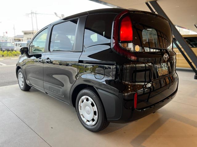 シエンタ ハイブリッドX 登録済未使用車 片側電動スライドドア 衝突被害軽減ブレーキ コーナーセンサー スマートキー アダクティブクルーズコントロール LEDヘッドライト 電動格納ドアミラー 3列シート7人乗り(10枚目)