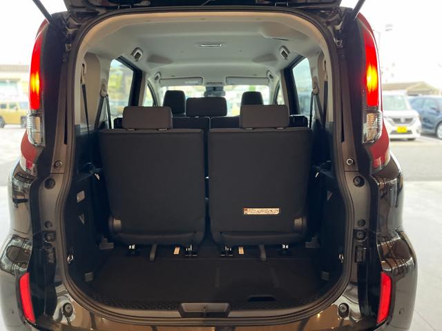 シエンタ ハイブリッドX 登録済未使用車 片側電動スライドドア 衝突被害軽減ブレーキ コーナーセンサー スマートキー アダクティブクルーズコントロール LEDヘッドライト 電動格納ドアミラー 3列シート7人乗り(11枚目)