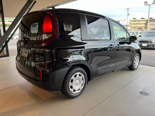 シエンタ ハイブリッドX 登録済未使用車 片側電動スライドドア 衝突被害軽減ブレーキ コーナーセンサー スマートキー アダクティブクルーズコントロール LEDヘッドライト 電動格納ドアミラー 3列シート7人乗り(8枚目)