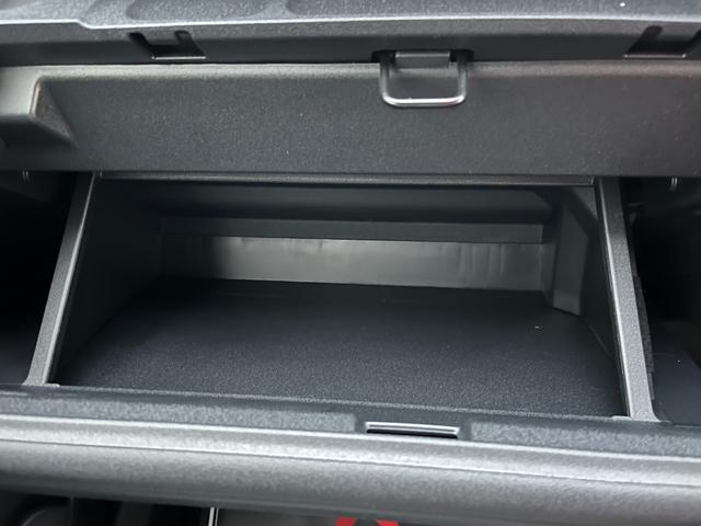 シエンタ ハイブリッドX 登録済未使用車 片側電動スライドドア 衝突被害軽減ブレーキ コーナーセンサー スマートキー アダクティブクルーズコントロール LEDヘッドライト 電動格納ドアミラー 3列シート7人乗り(20枚目)