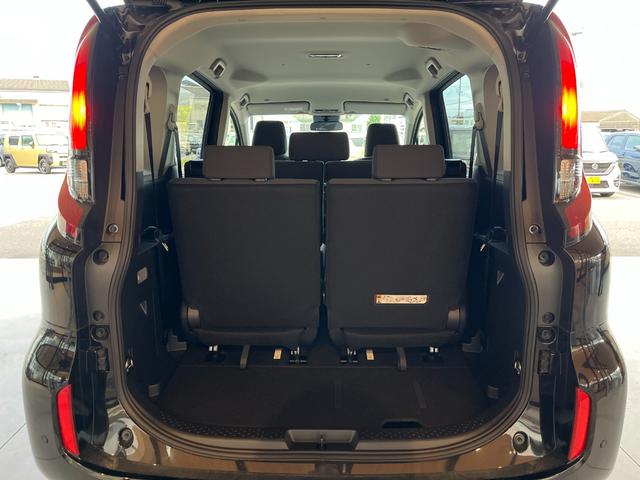 シエンタ ハイブリッドX 登録済未使用車 片側電動スライドドア 衝突被害軽減ブレーキ コーナーセンサー スマートキー アダクティブクルーズコントロール LEDヘッドライト 電動格納ドアミラー 3列シート7人乗り(11枚目)