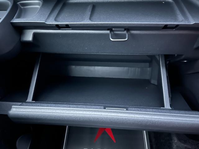 シエンタ ハイブリッドX 登録済未使用車 片側電動スライドドア 衝突被害軽減ブレーキ コーナーセンサー スマートキー アダクティブクルーズコントロール LEDヘッドライト 電動格納ドアミラー 3列シート7人乗り(20枚目)