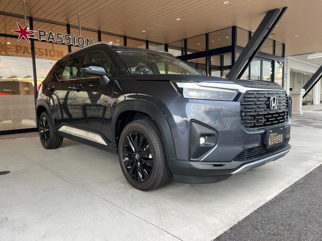 ＷＲ－Ｖ Ｚ＋　ブラックスタイル　登録済未使用車　衝突被害軽減ブレーキ　コーナーセンサー　電動格納ドアミラー　専用インテリア・エクステリア　アルミホイール　ＬＥＤヘッドライト　アダクティブクルーズコントロール　ルーフレール（7枚目）