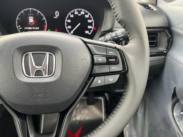 ＷＲ－Ｖ Ｚ＋　ブラックスタイル　登録済未使用車　衝突被害軽減ブレーキ　コーナーセンサー　電動格納ドアミラー　専用インテリア・エクステリア　アルミホイール　ＬＥＤヘッドライト　アダクティブクルーズコントロール　ルーフレール（17枚目）