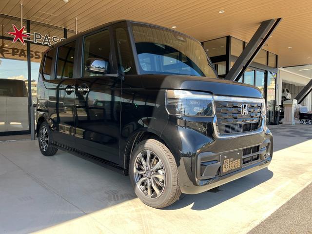 Ｎ－ＢＯＸカスタム ベースグレード　届出済未使用車　片側電動スライドドア　スマートキー　衝突被害軽減ブレーキ　電動格納ドアミラー　ＬＥＤヘッドライト　シートヒーター　バックカメラ　アルミホイール　ベンチシート　コーナーセンサー（7枚目）