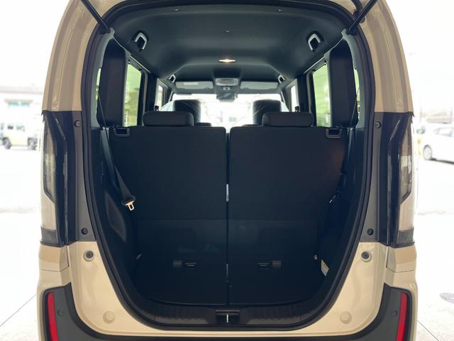 Ｎ－ＢＯＸカスタム ベースグレード　届出済未使用車　片側電動スライドドア　スマートキー　衝突被害軽減ブレーキ　電動格納ドアミラー　ＬＥＤヘッドライト　シートヒーター　バックカメラ　アルミホイール　ベンチシート　コーナーセンサー（11枚目）