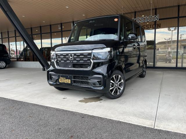 Ｎ－ＢＯＸカスタム ベースグレード　届出済未使用車　片側電動スライドドア　スマートキー　衝突被害軽減ブレーキ　電動格納ドアミラー　ＬＥＤヘッドライト　シートヒーター　バックカメラ　アルミホイール　ベンチシート　コーナーセンサー（5枚目）