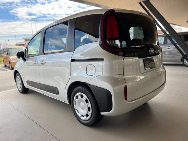 シエンタ ハイブリッドX 登録済未使用車 片側電動スライドドア 衝突被害軽減ブレーキ コーナーセンサー スマートキー アダクティブクルーズコントロール LEDヘッドライト 電動格納ドアミラー 3列シート7人乗り(10枚目)