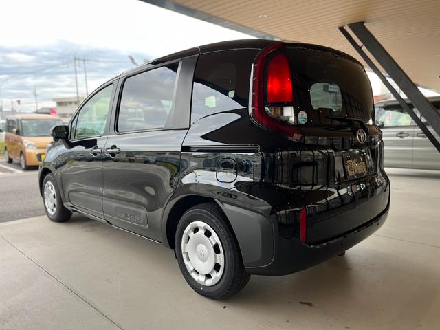 シエンタ ハイブリッドX 登録済未使用車 片側電動スライドドア 衝突被害軽減ブレーキ コーナーセンサー スマートキー アダクティブクルーズコントロール LEDヘッドライト 電動格納ドアミラー 3列シート7人乗り(10枚目)