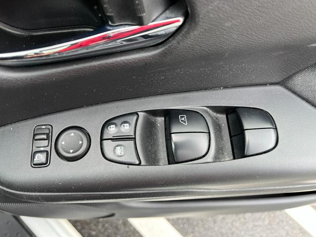 セレナ ハイウェイスター　ＶセレクションＩＩ　車検８年７月　両側電動スライドドア　日産純正ナビゲーション　コーナーセンサー　アダクティブクルーズコントロール　アラウンドビューモニター　アイドリングストップ　ＬＥＤヘッドライト　アルミホイール（22枚目）