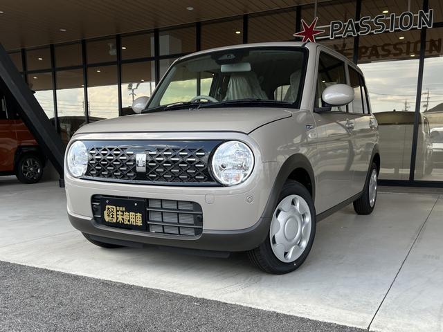 アルトラパン ハイブリッドＧ　新型車両　衝突被害軽減ブレーキ　コーナーセンサー　スマートキー　アイドリングストップ　シートヒーター　電動格納ドアミラー　マニュアルエアコン　パワーウインドウ　ベンチシート　横滑り防止機能（4枚目）